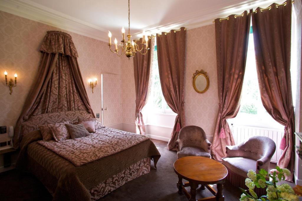Chateau De Challanges Beaune  Room photo
